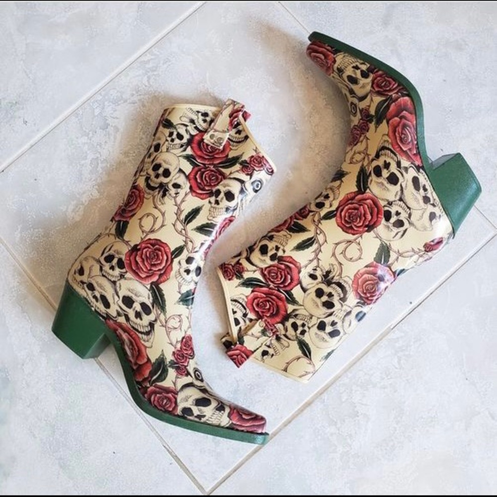 Nomad Skull boots